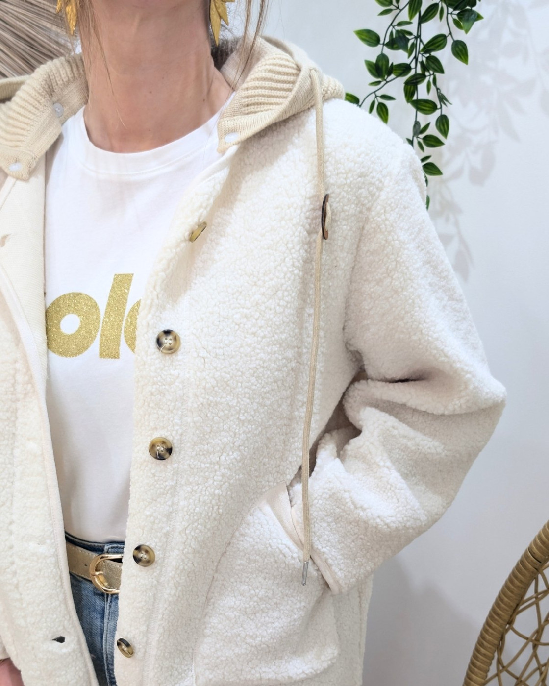 Gilet femme beige mouton bouclettes capuche amovible