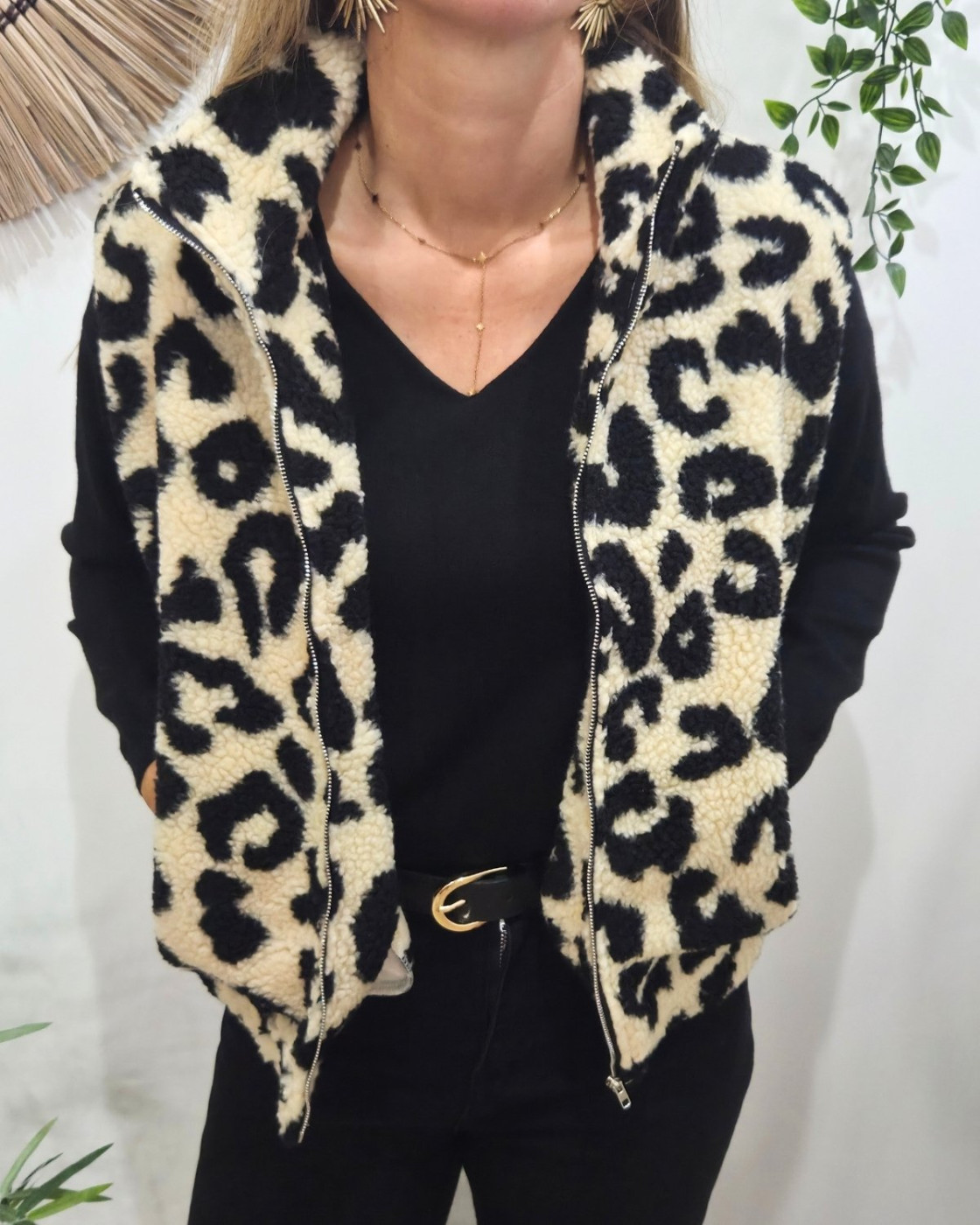 Gilet femme bouclettes léopard sans manches beige et noir
