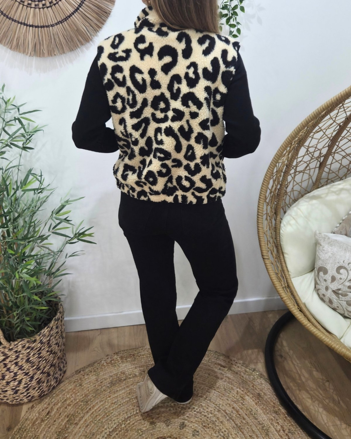 Gilet femme bouclettes léopard sans manches beige et noir