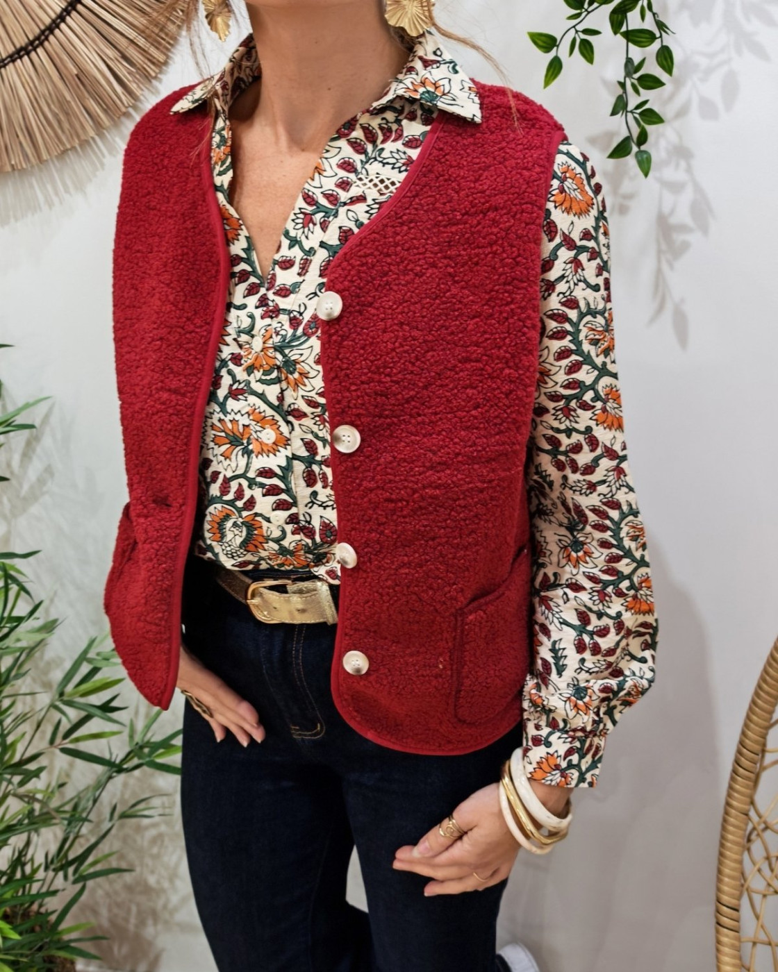 Gilet femme sans manche bouclettes rouge bordeaux Alya