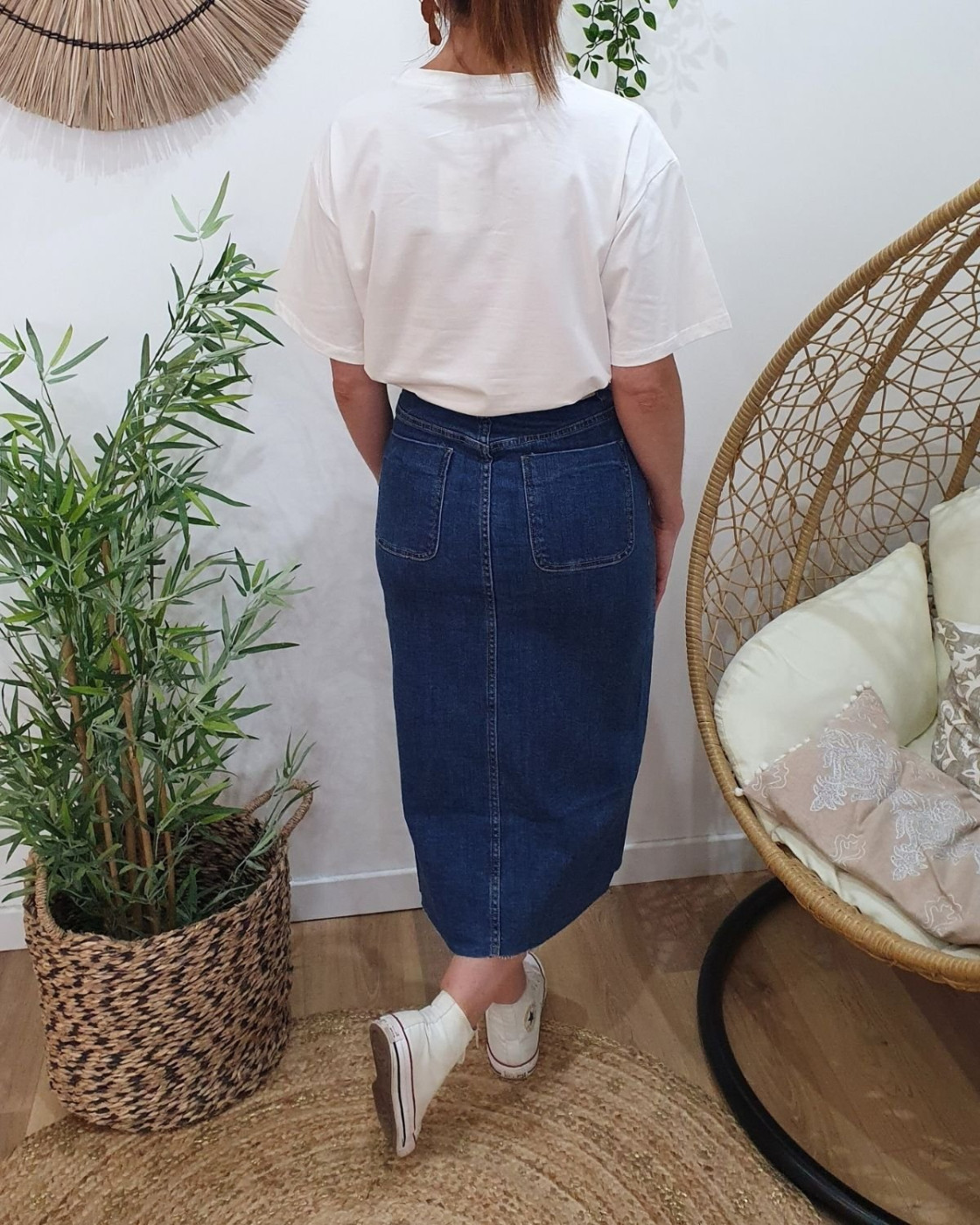 Jupe en jean femme coupe midi bleu foncé boutonnée