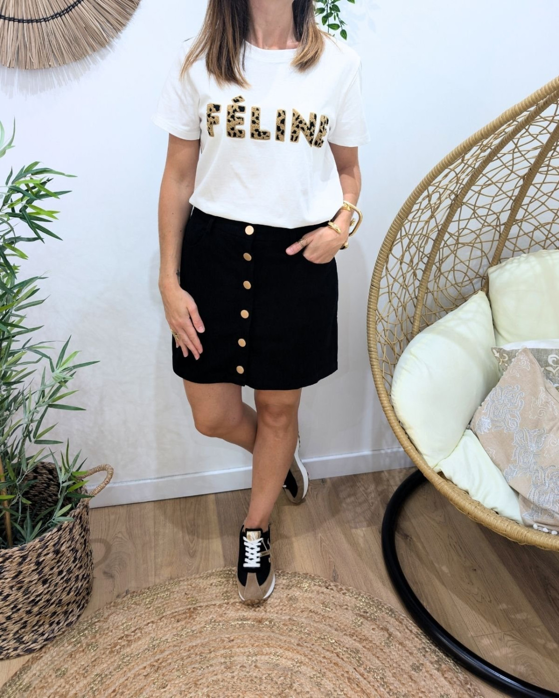 Jupe courte femme velours noire cotelé boutons dorés