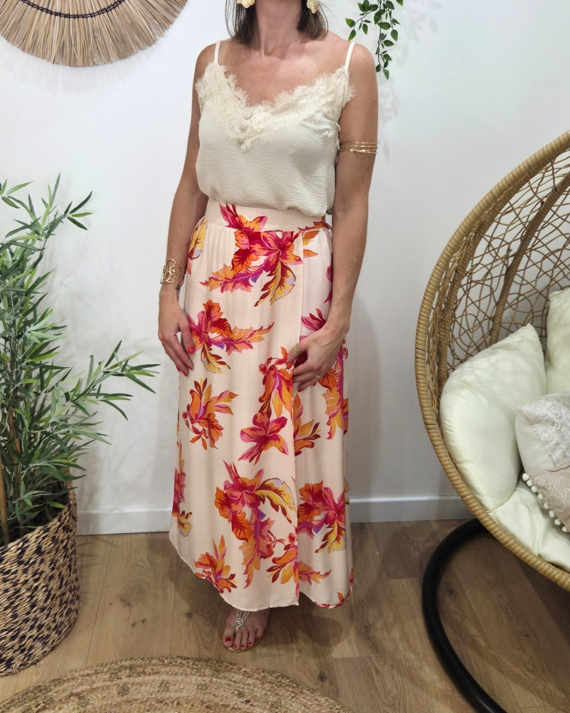 Jupe longue femme beige grosses fleurs roses oranges jaunes Aurora