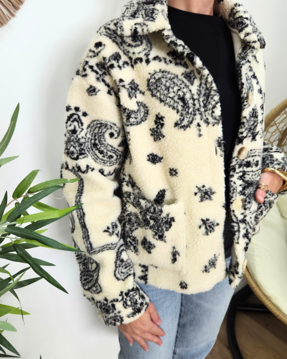 Manteau femme bouclettes écru et noir Zoraïa