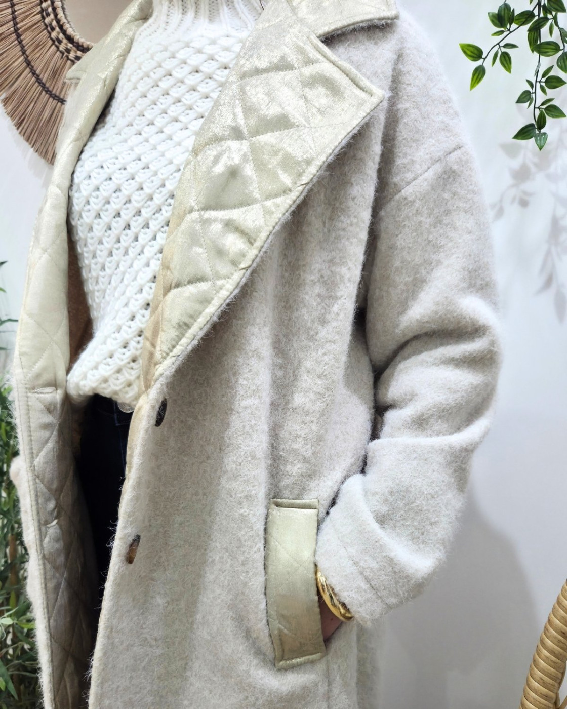 Manteau long femme col matelassé doré
