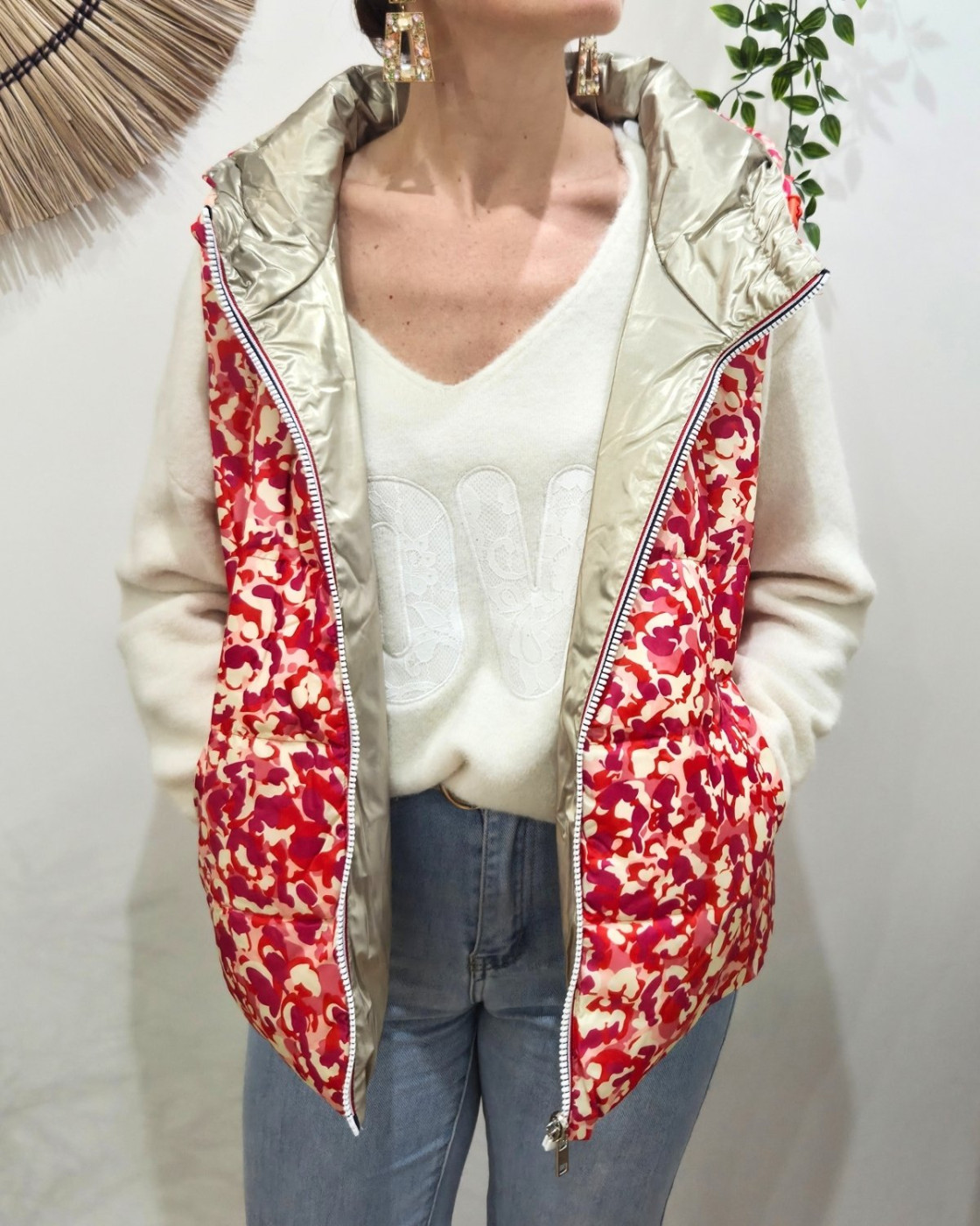 Doudoune femme sans manches dorée et motifs fuchsias orangés réversible