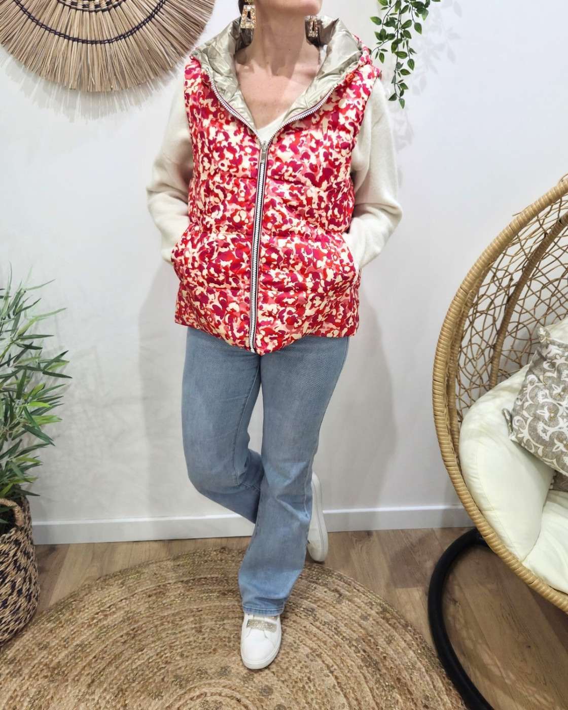 Doudoune femme sans manches dorée et motifs fuchsias orangés réversible