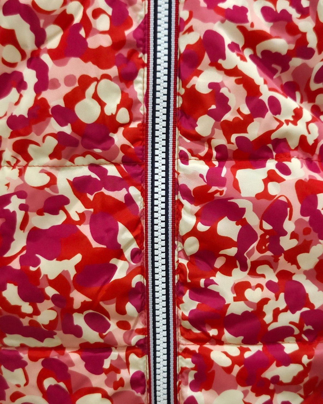 Doudoune femme sans manches dorée et motifs fuchsias orangés réversible