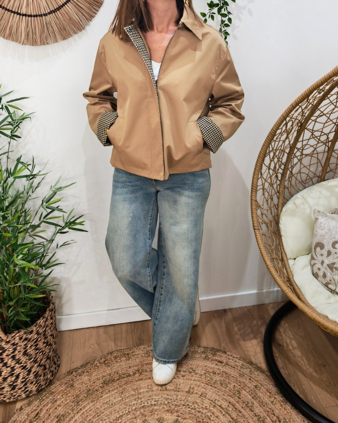 Manteau femme trench court camel manches et doublure à carreaux