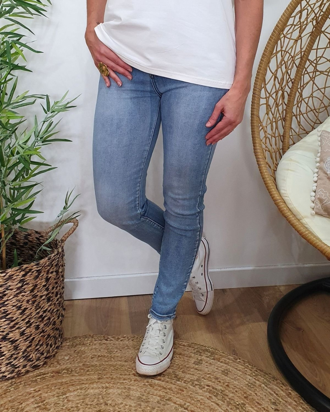 Jean femme slim bleu clair délavé coupe confort