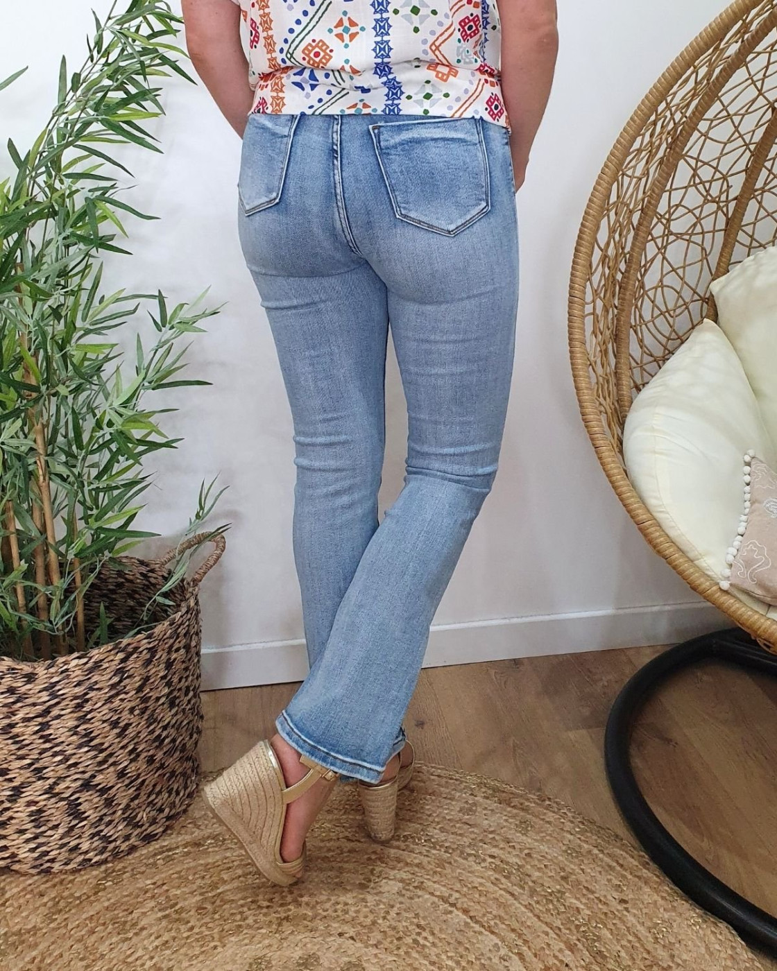 Jean femme flare bleu clair délavé taille haute