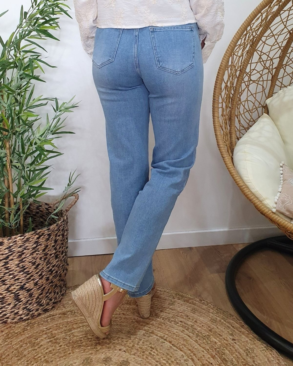 Jean femme coupe droite bleu clair taille haute