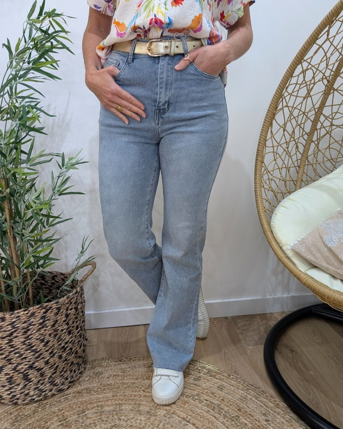 Jean femme bleu clair wide leg effet coupé