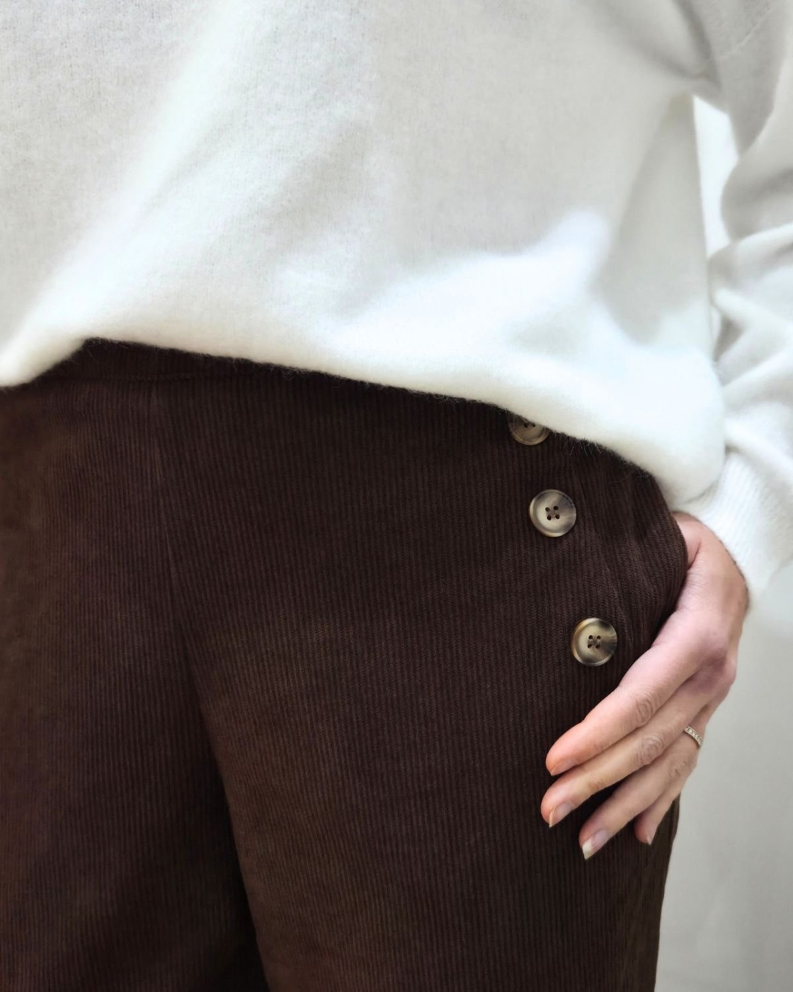 Pantalon large velours femme taille haute boutonné marron