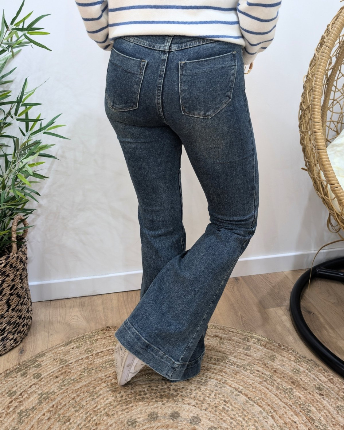 Jean femme flare taille haute à ourlet rapporté
