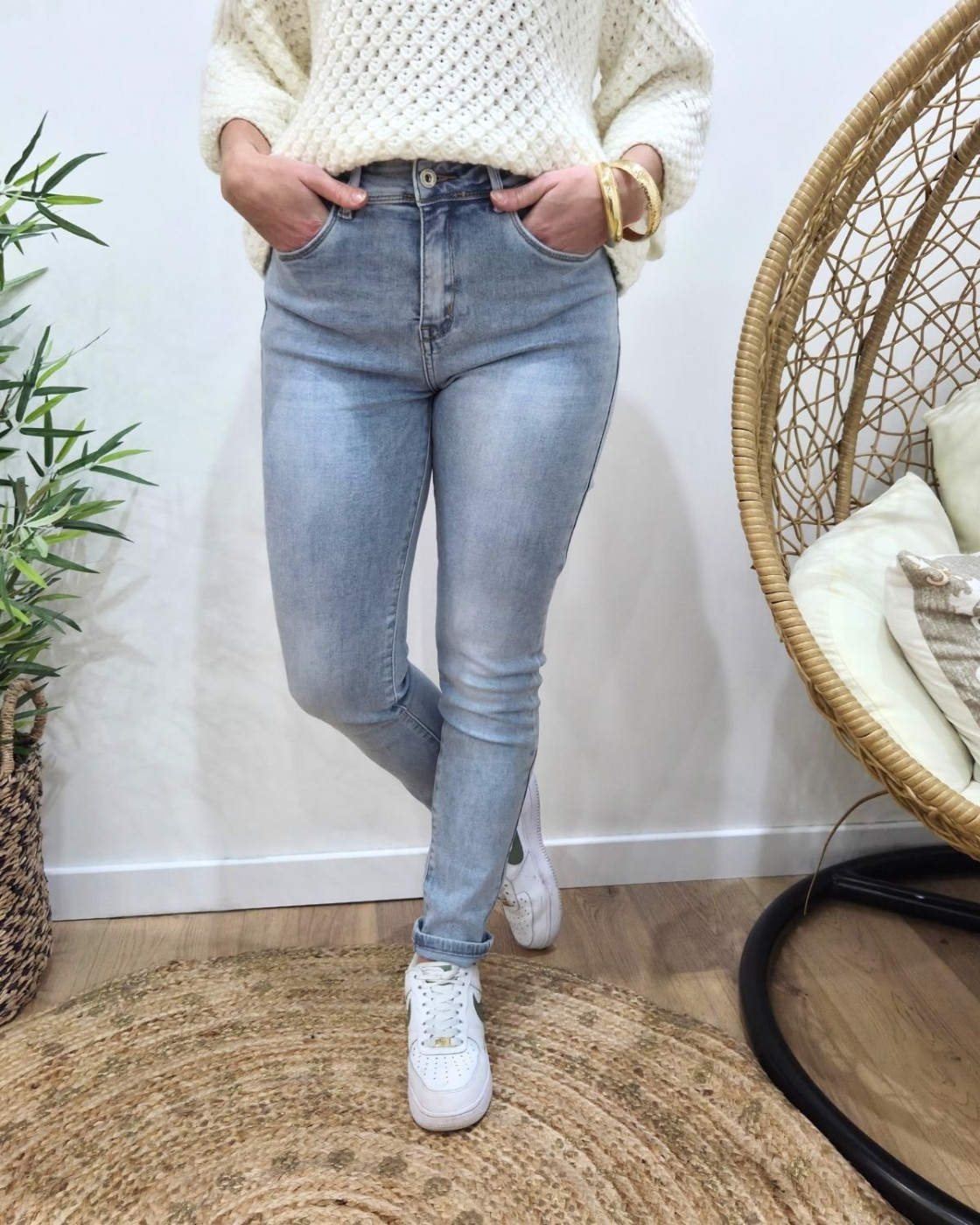 Jean femme slim power stretch push up bleu clair coupe confort