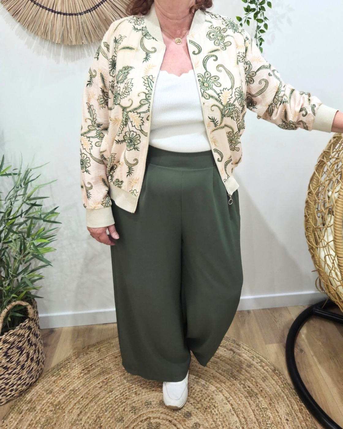 Pantalon femme élastiqué coupe large et fluide