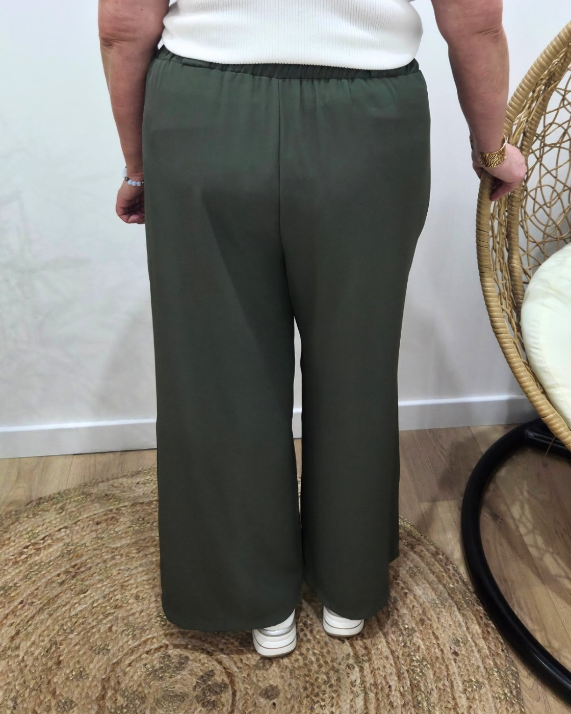Pantalon femme élastiqué coupe large et fluide