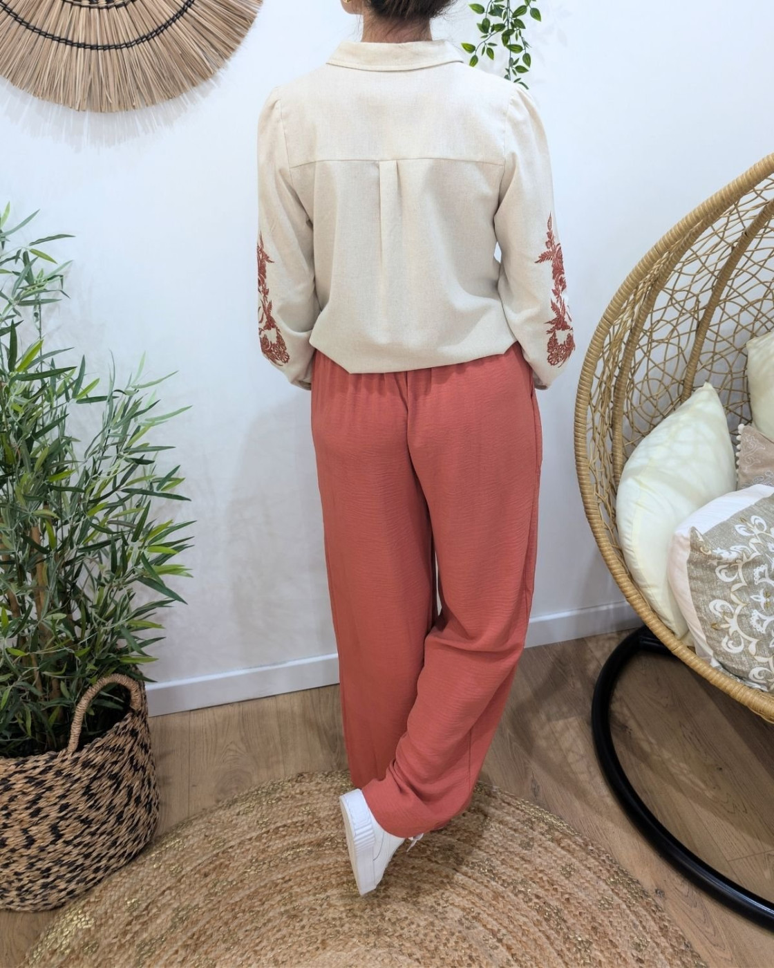 Chemisier femme lin beige broderies manches terracotta