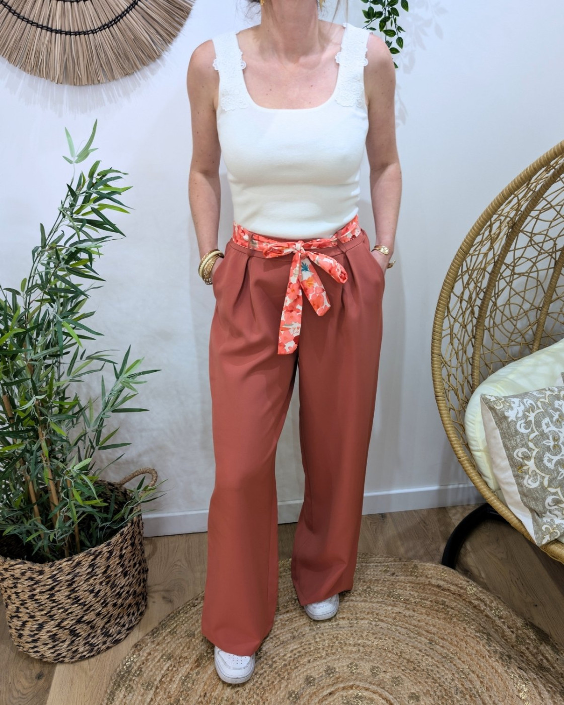 Pantalon fluide femme terracotta ceinture fleurie Malea