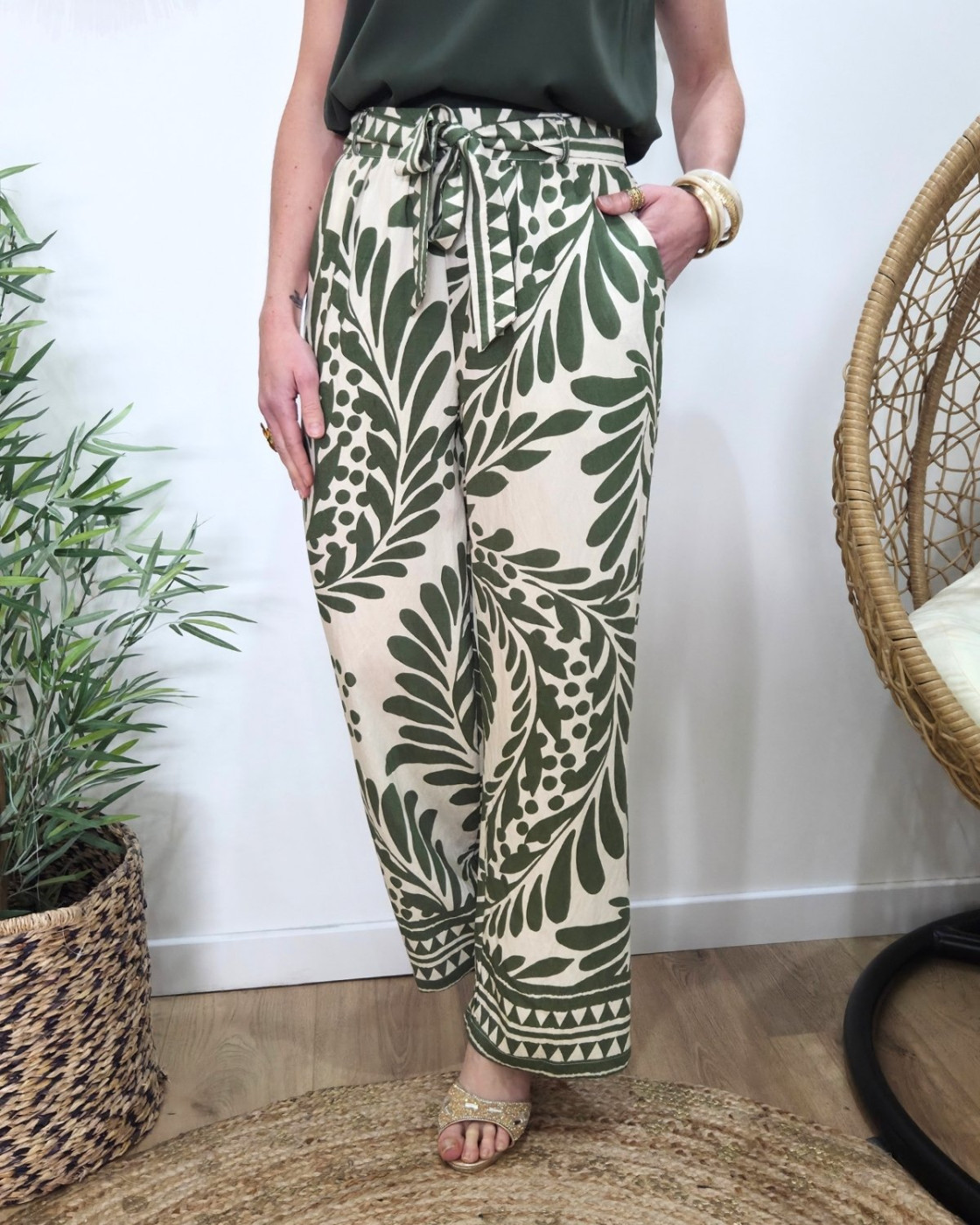 Pantalon femme fluide écru et vert Esra