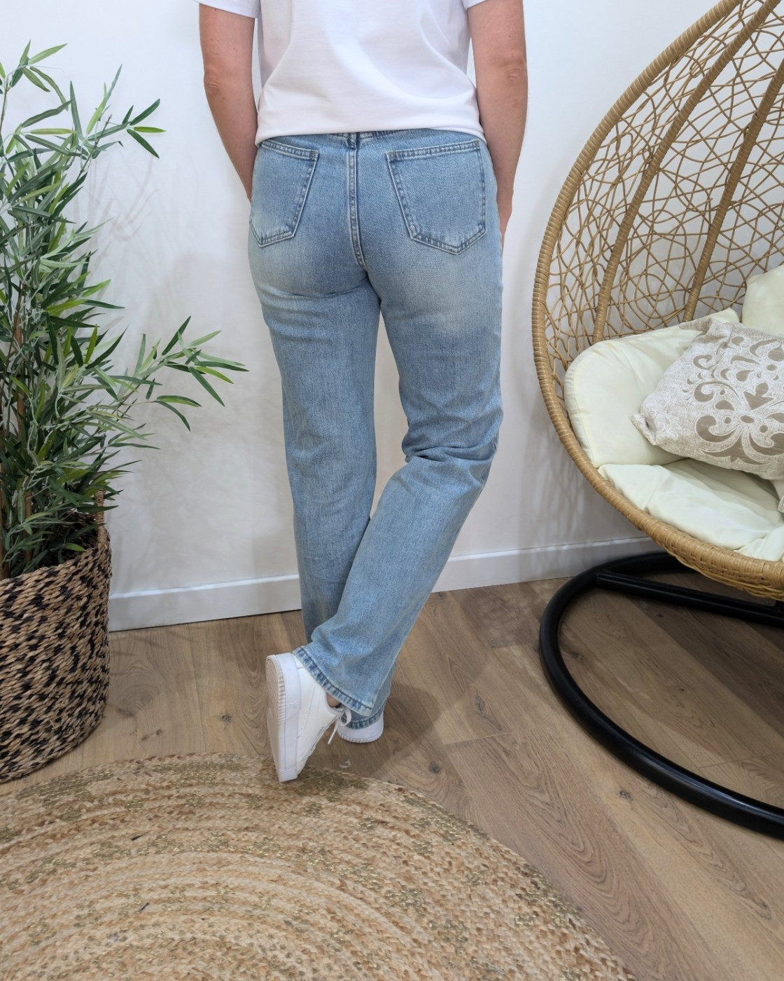 Jean femme droit bleu clair légèrement délavé Lua