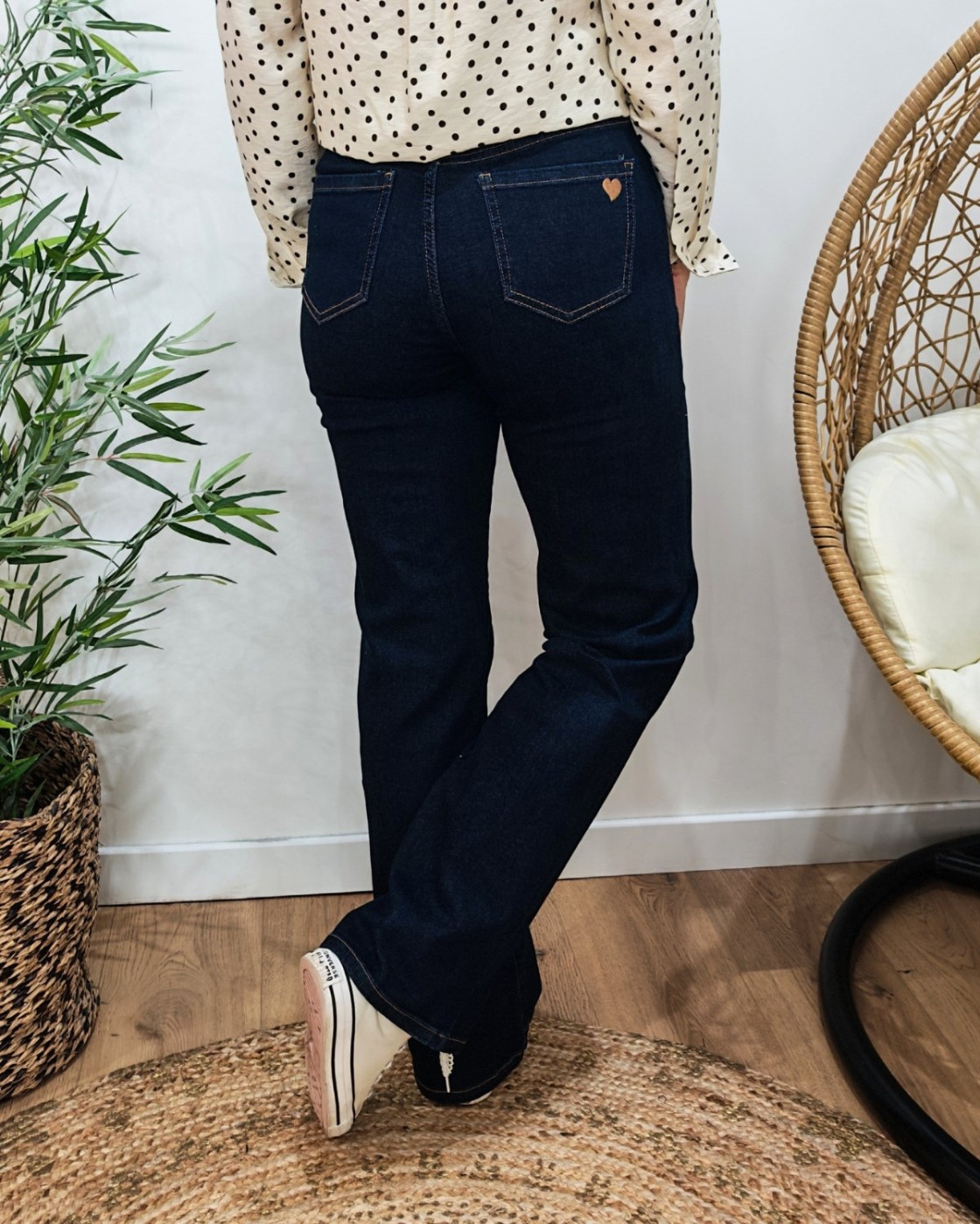 Jean femme wide leg bleu brut coeur brodé