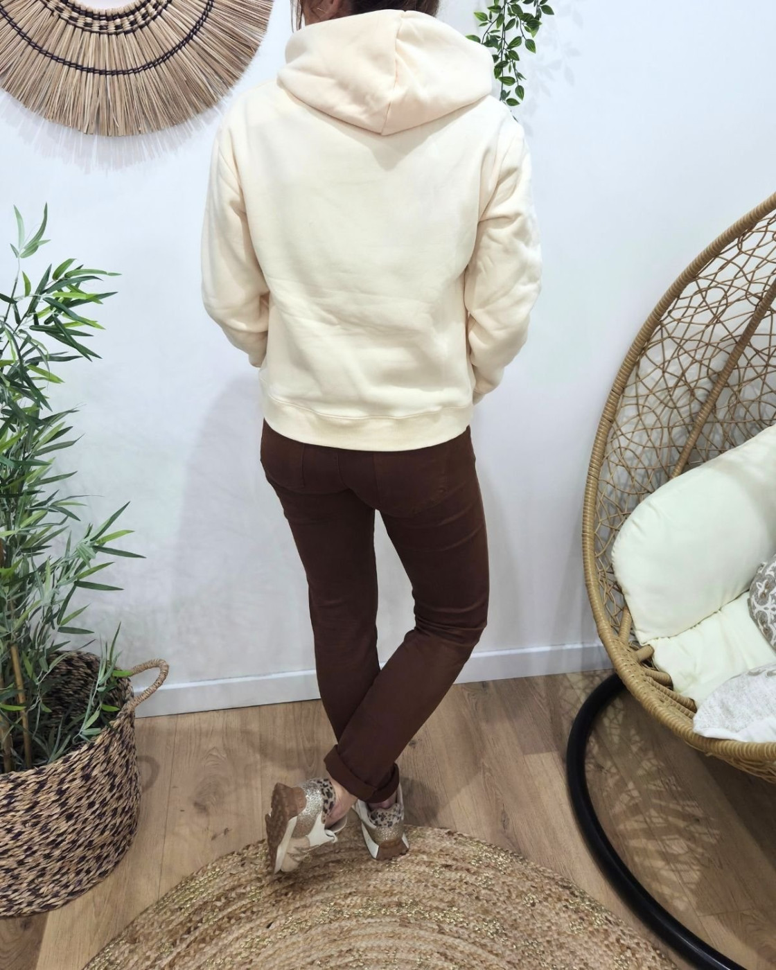 Sweat à capuche femme beige Cool mum club