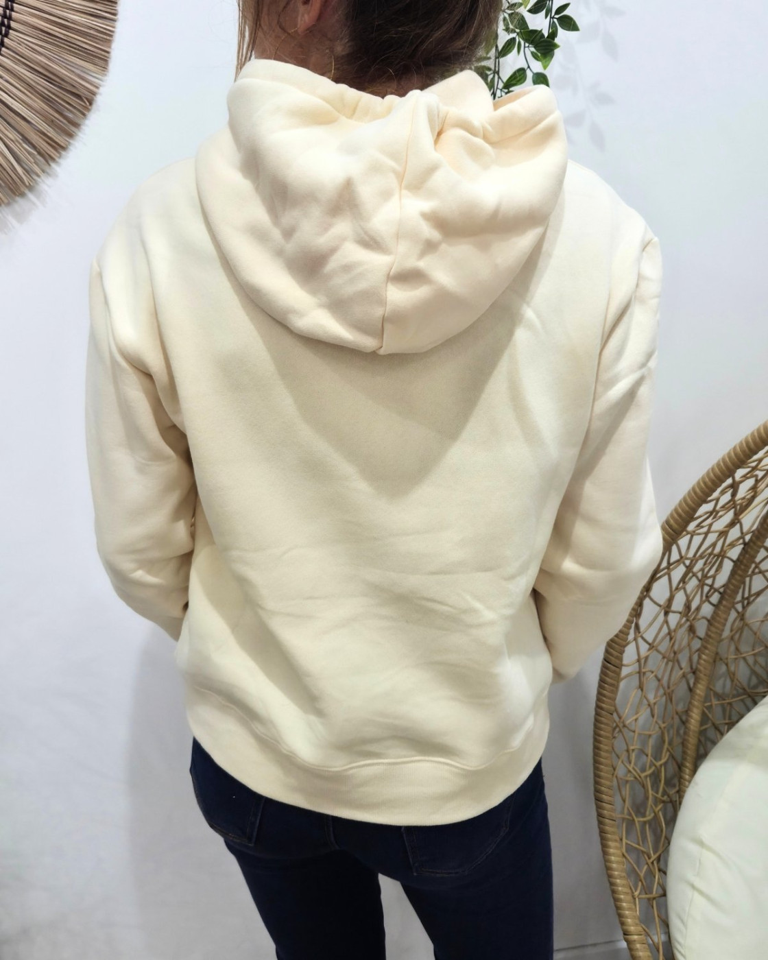 Sweat à capuche femme beige les copines d'abord moumoute bleue