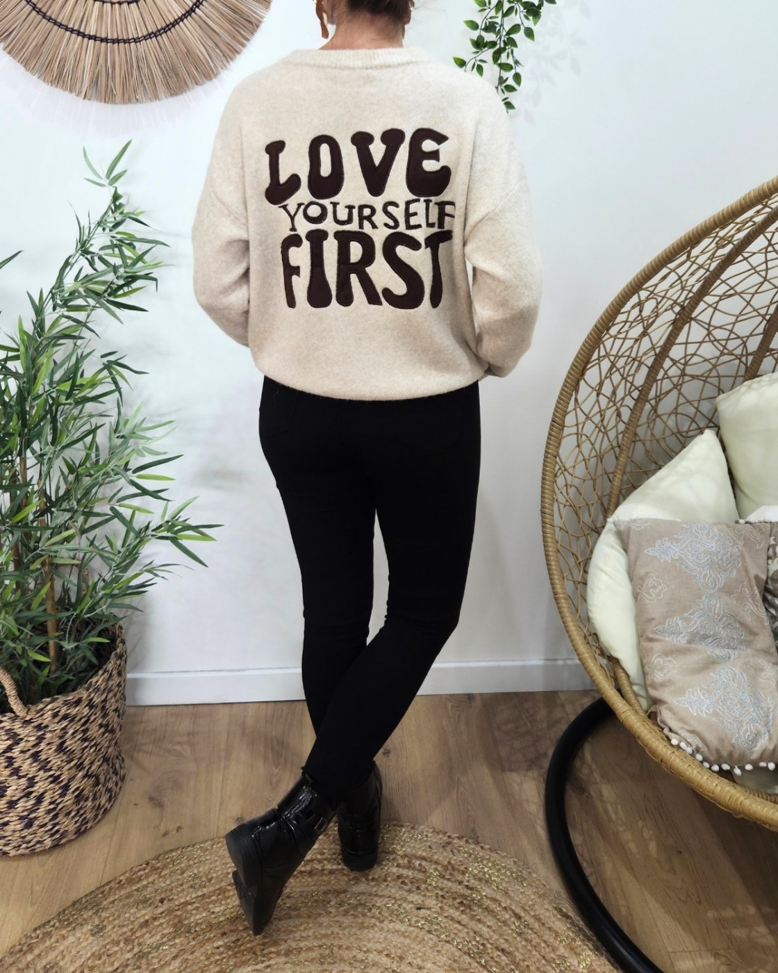 Pull femme beige love yourself first