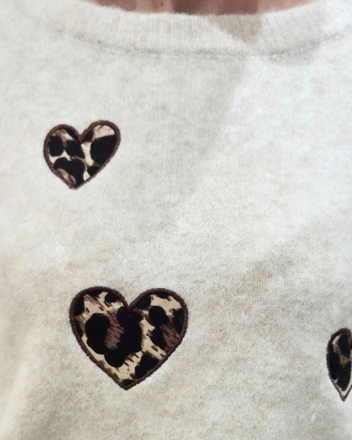 Pull femme beige coeurs léopards Thordis