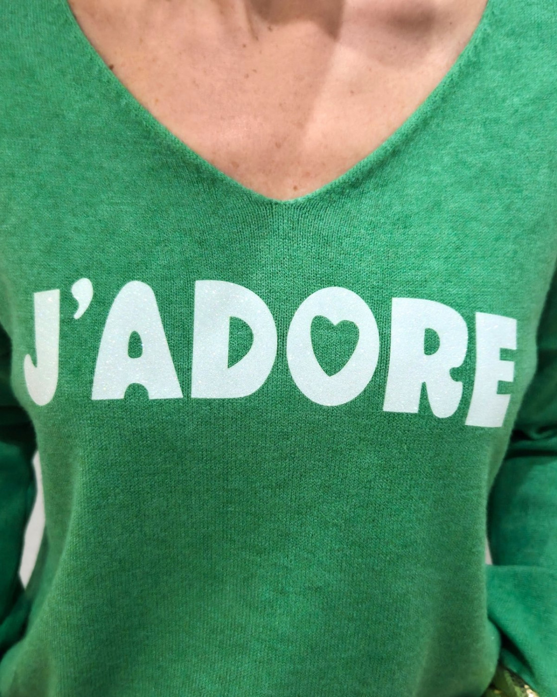 Pull femme col V j'adore pailleté
