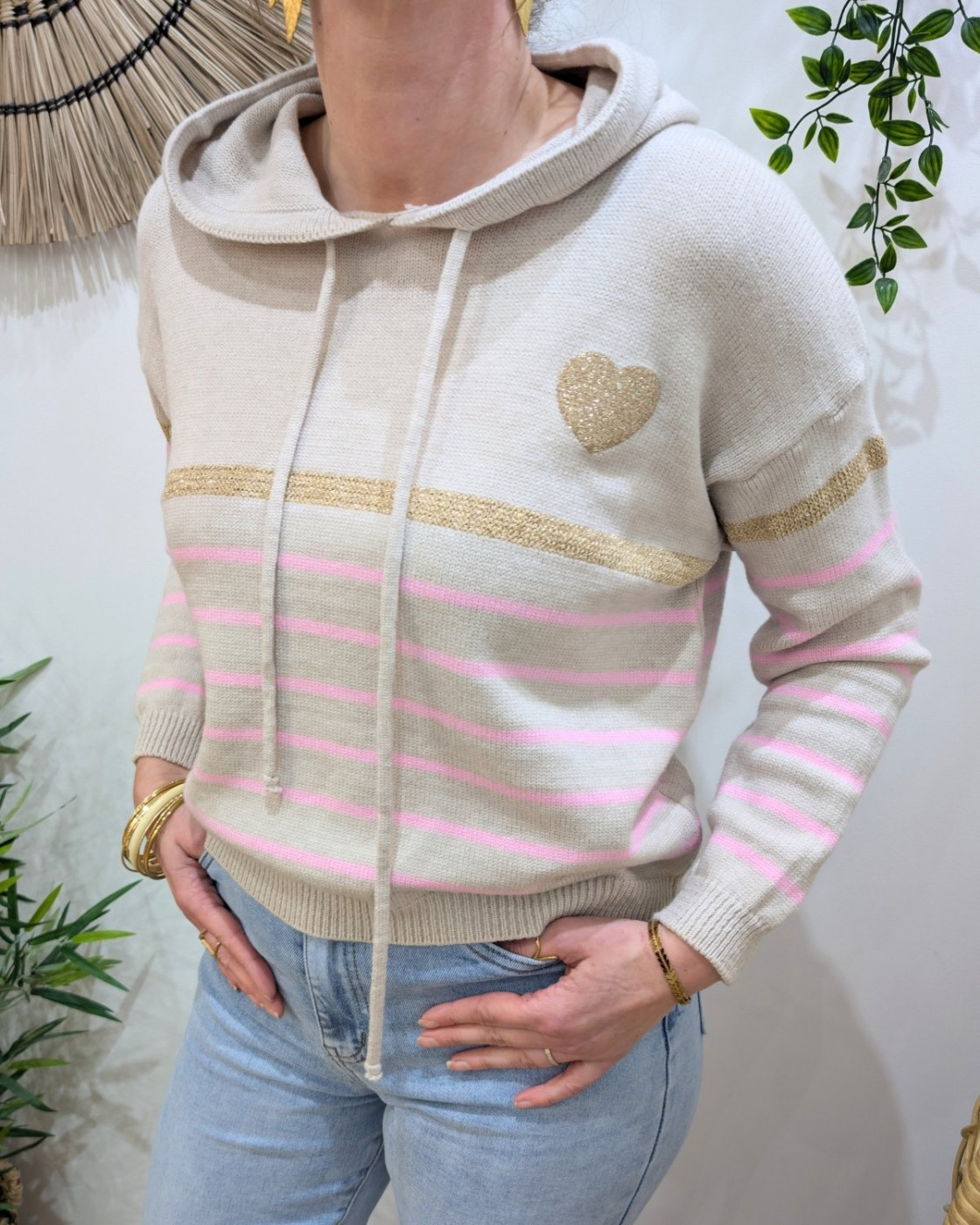 Pull femme marinière beige à capuche coeur doré
