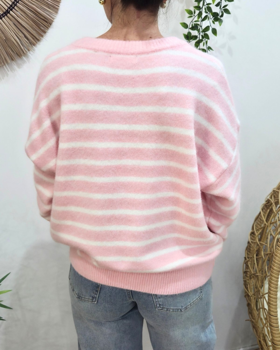 Pull femme col V à rayures coeurs fleurs relief