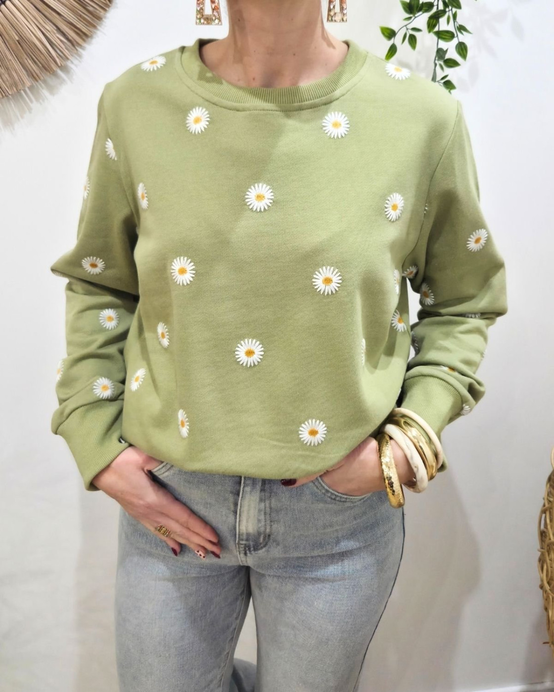 Sweat femme vert broderies marguerites