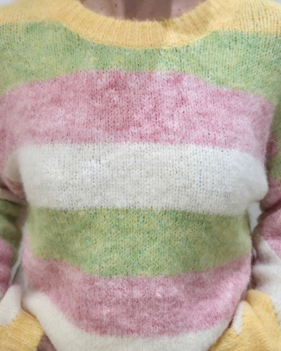 Pull femme col rond multicolore à larges rayures