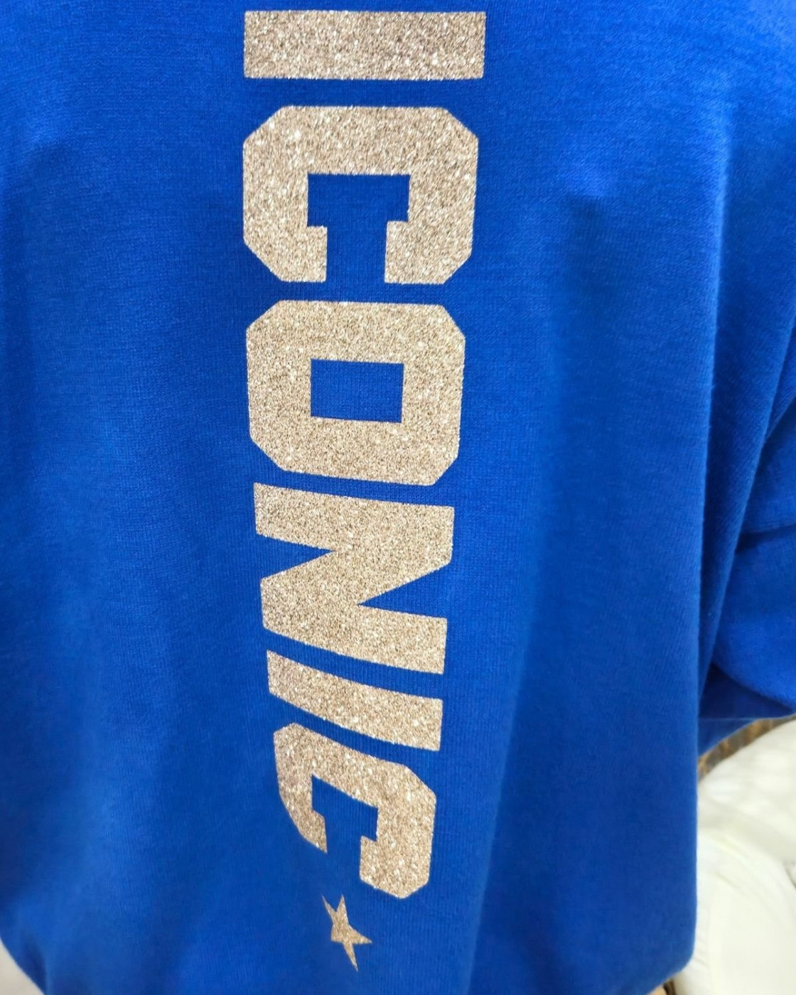 Pull femme col V dos Iconic pailleté