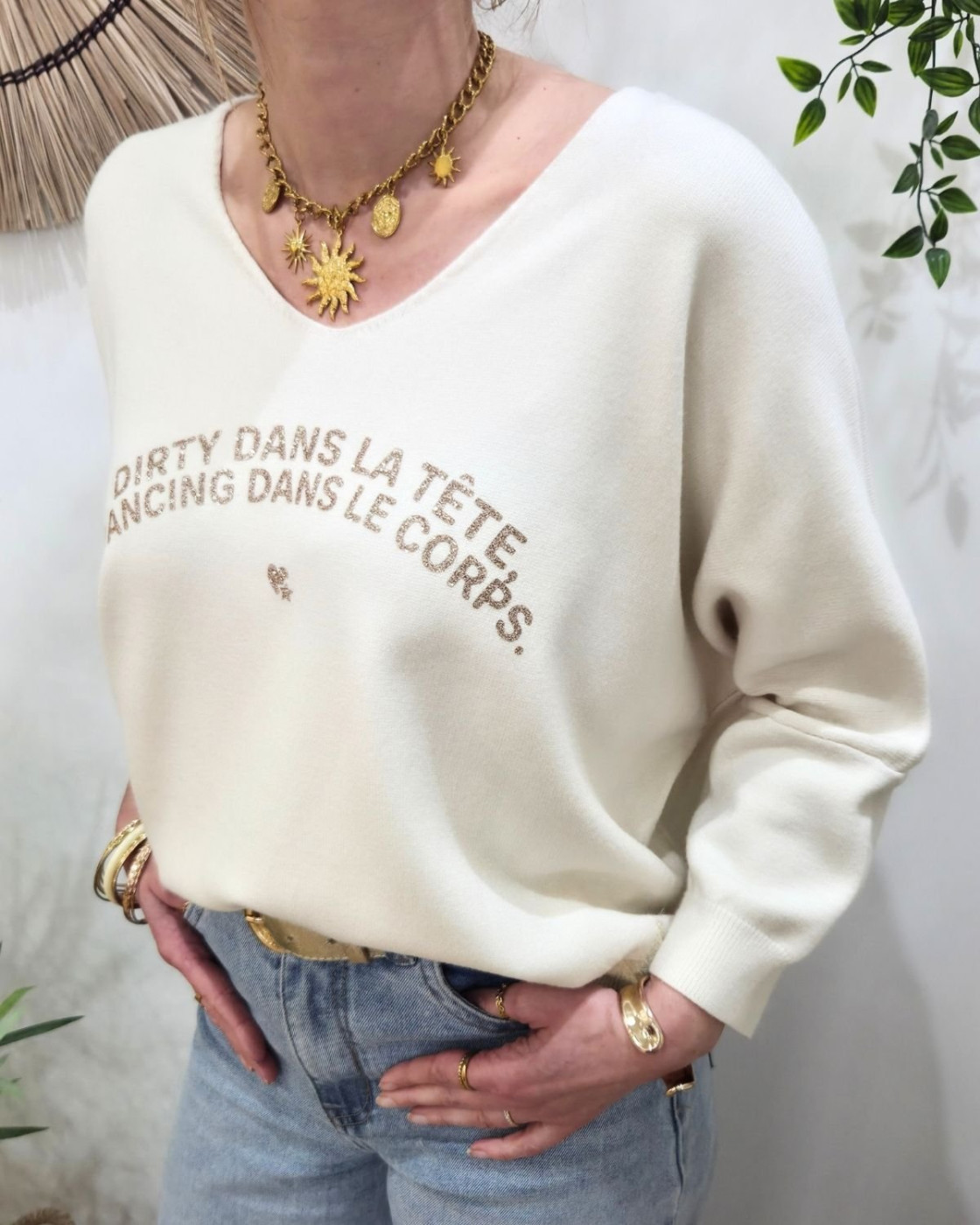 Pull femme col V Dirty dans la tête dancing dans le corps pailleté