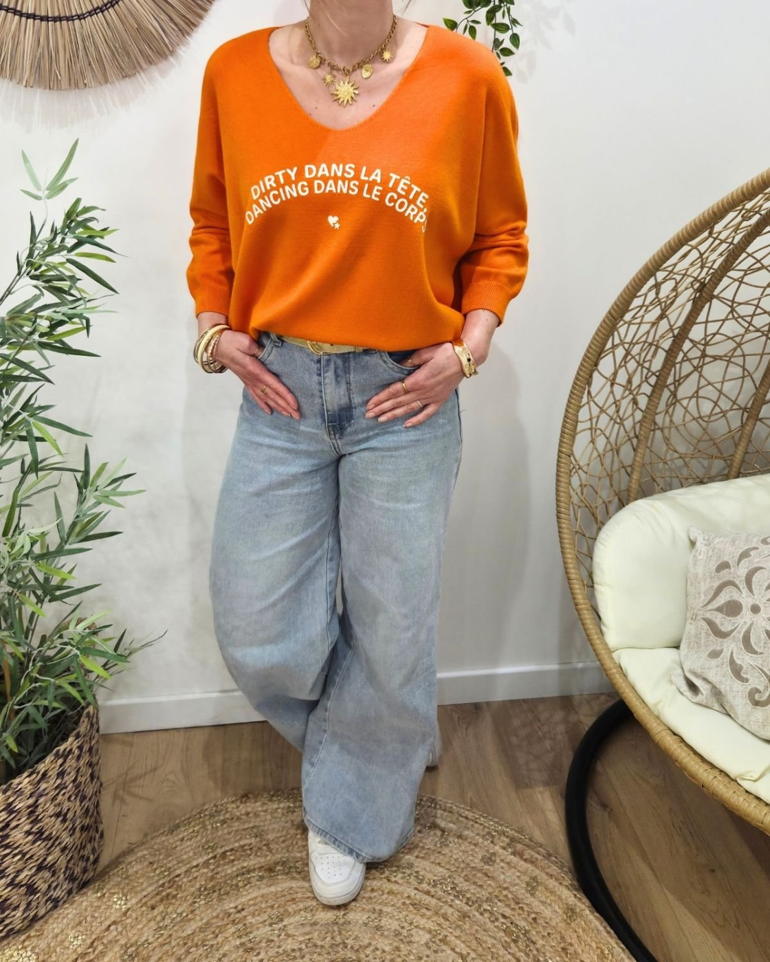 Pull femme col V Dirty dans la tête dancing dans le corps pailleté