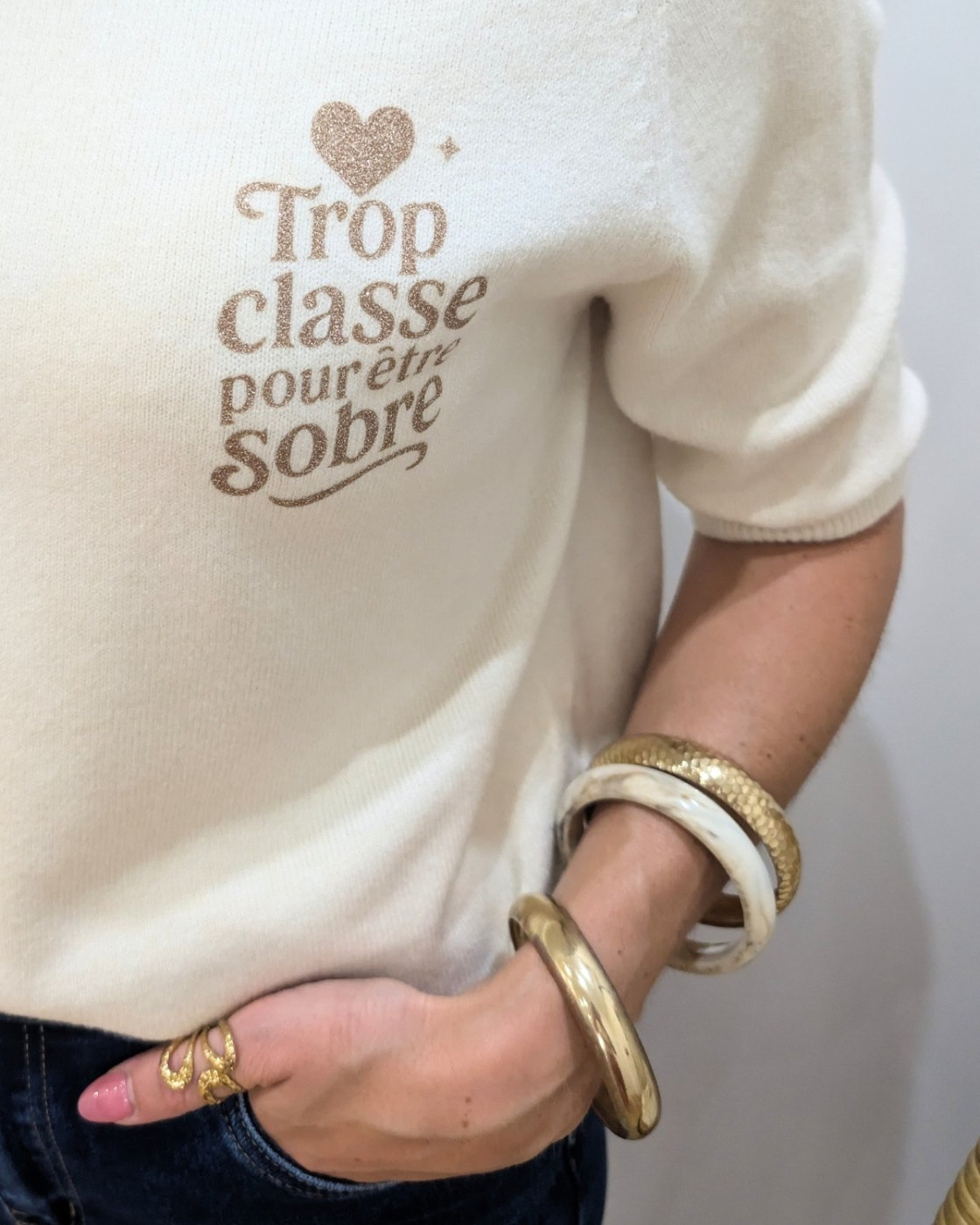 Pull court femme uni col rond Trop classe pour être sobre doré 