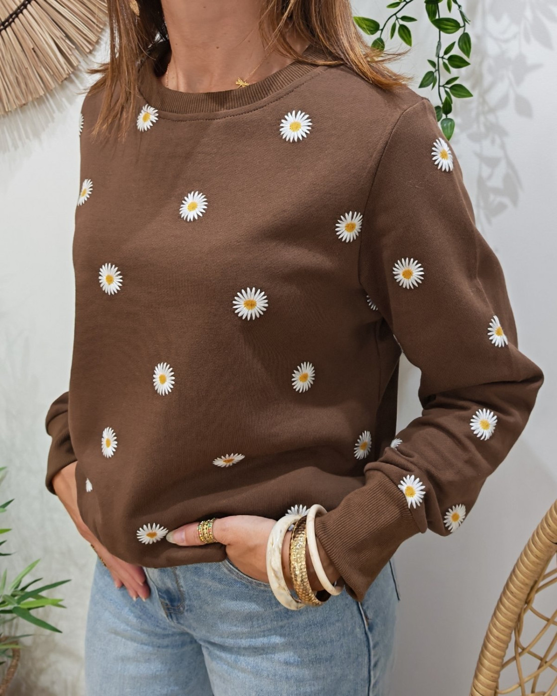 Sweat femme marron broderies marguerites