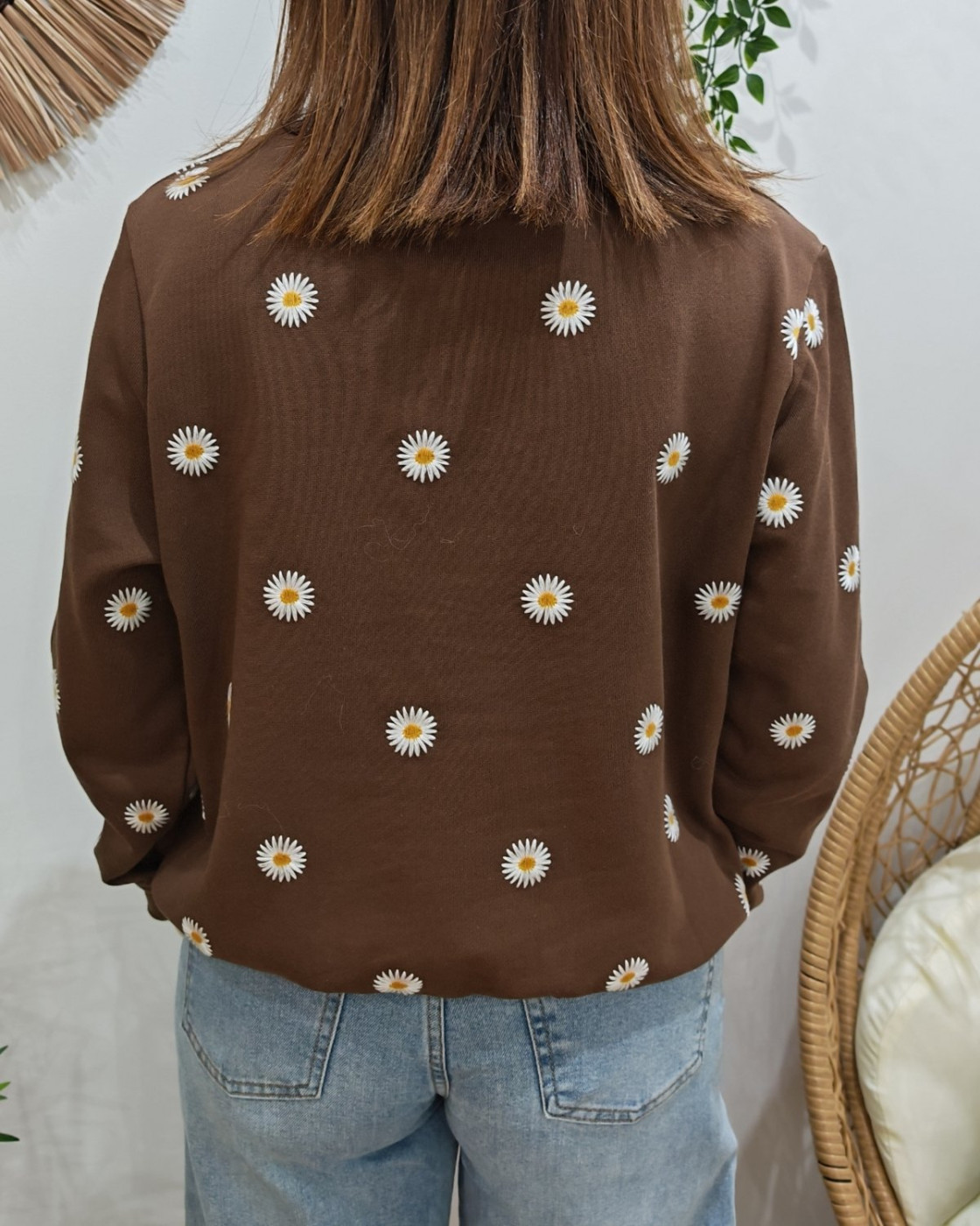 Sweat femme marron broderies marguerites