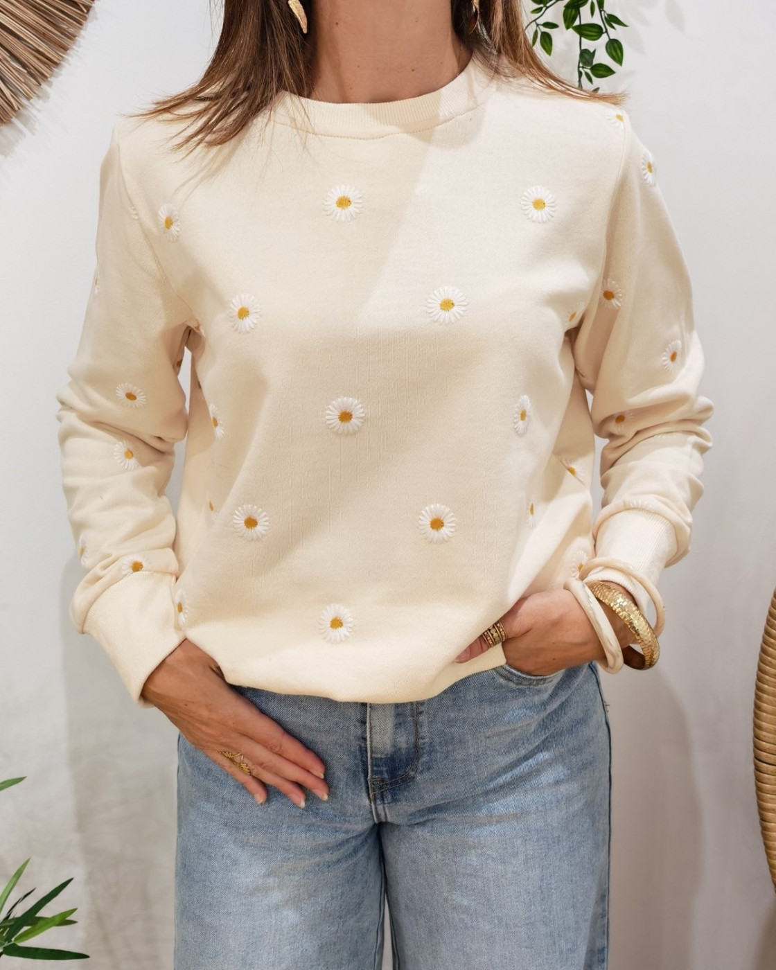 Sweat femme beige broderies marguerites