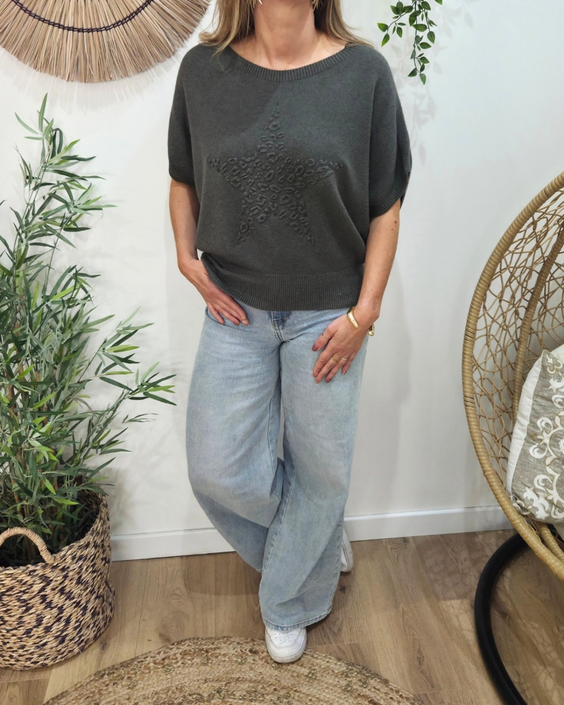 Pull femme col rond manches chauve souris étoile léopard