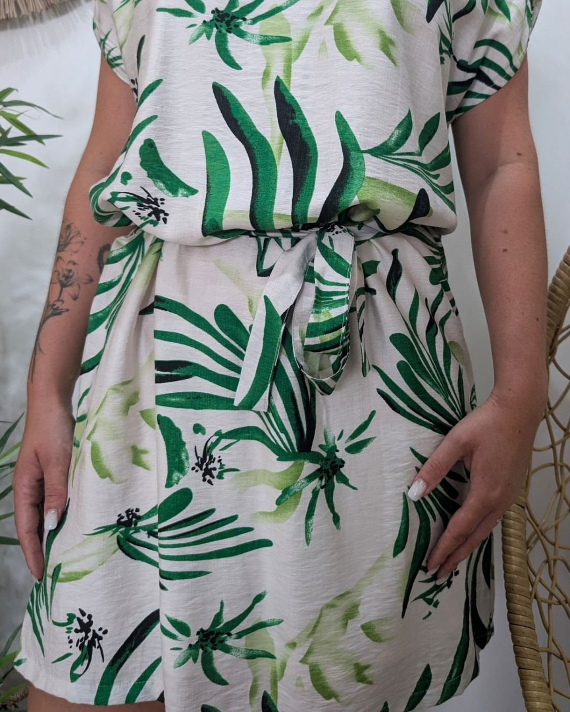 Robe femme droite écrue fleurs vertes Maïana