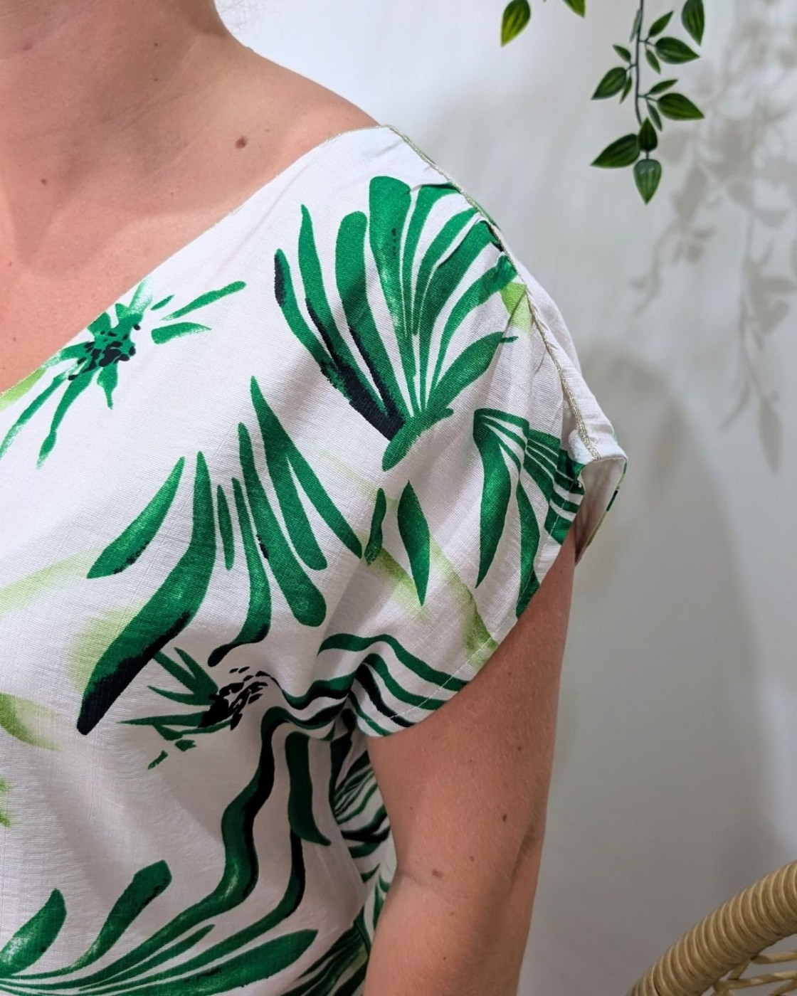 Robe femme droite écrue fleurs vertes Maïana