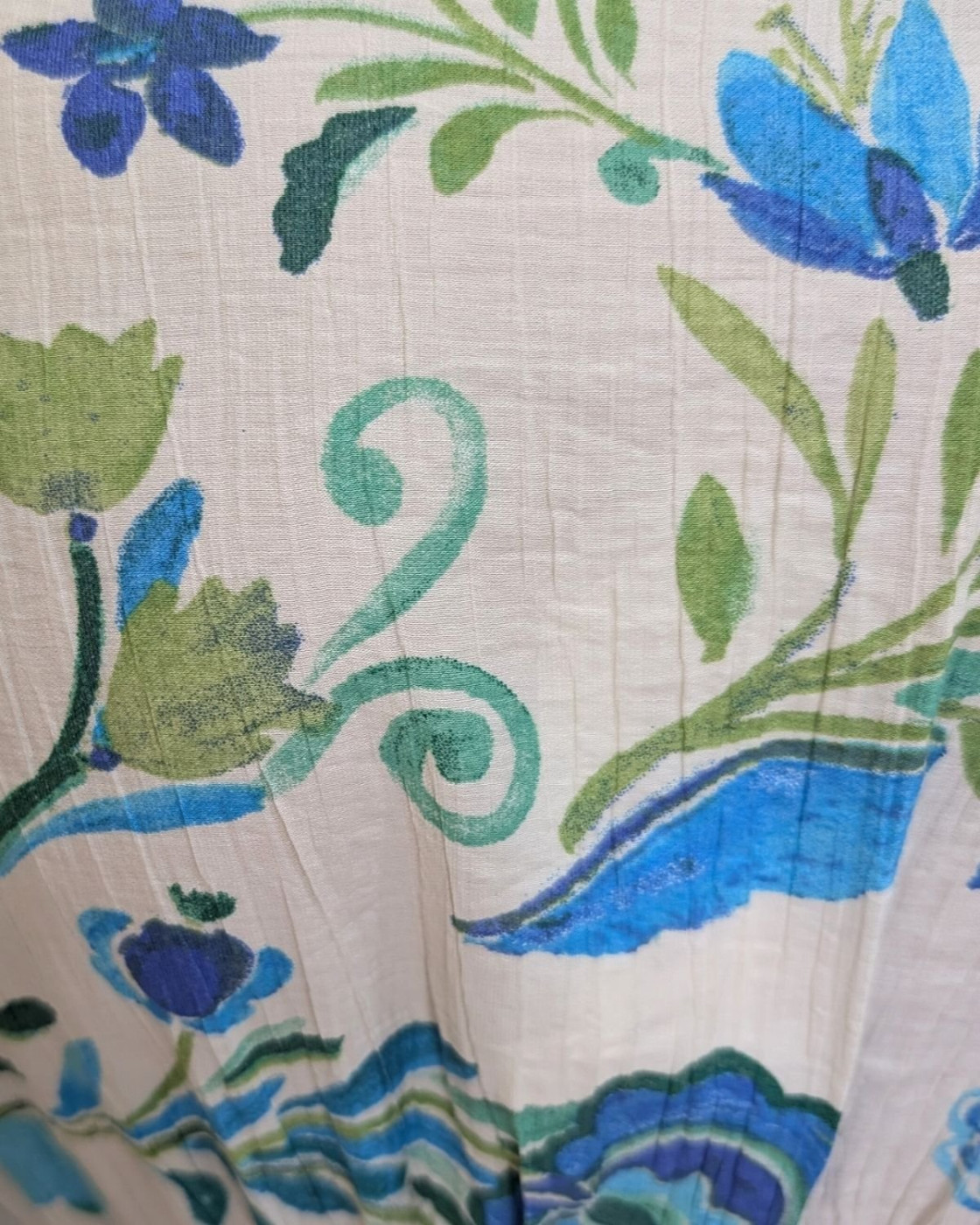 Robe femme écrue fleurs bleues et vertes manches volantes Orielle