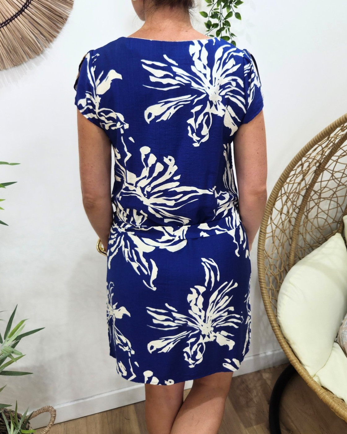 Robe femme droite bleue roi fleurs écrues Augustine