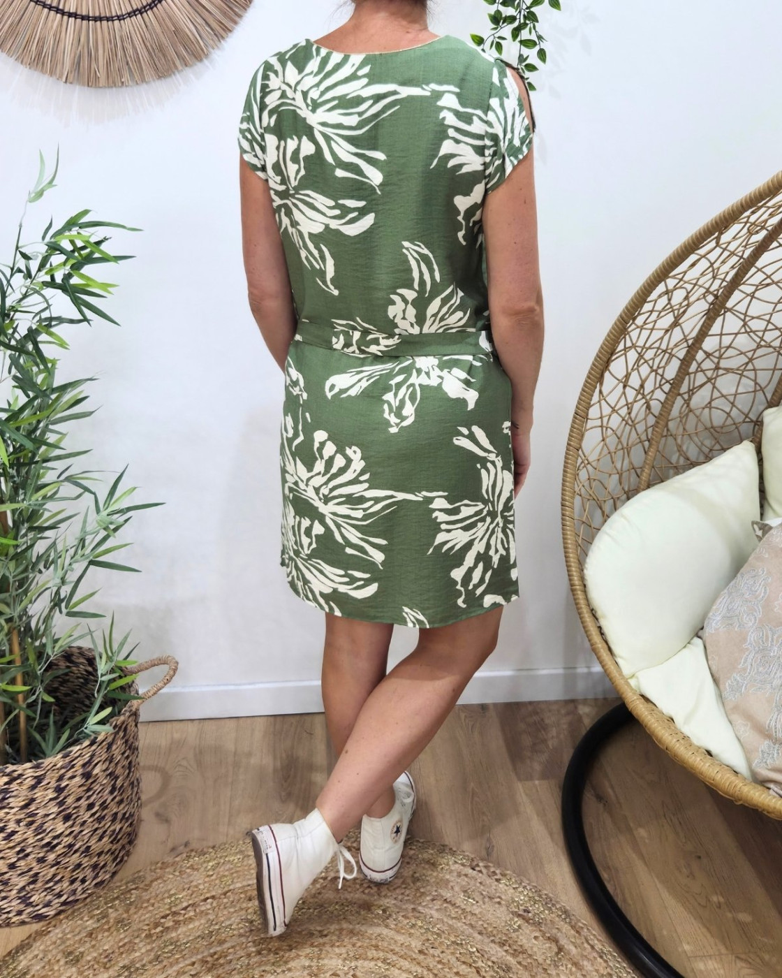 Robe femme droite verte fleurs beiges Augustine