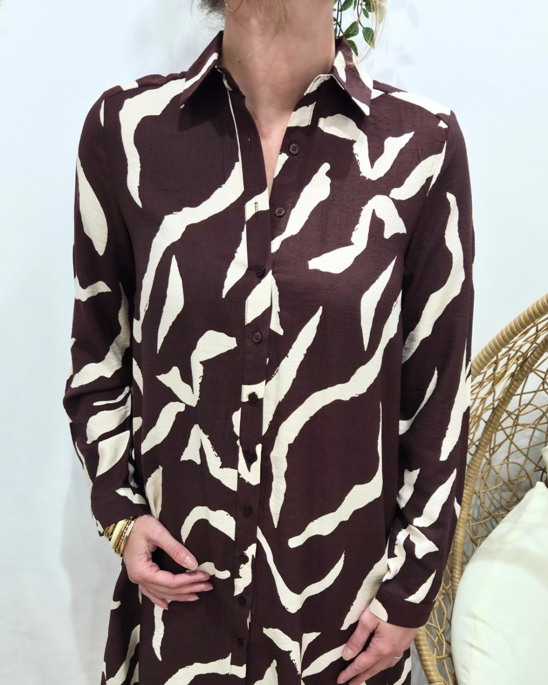 Robe chemise femme droite marron et beige Axellea